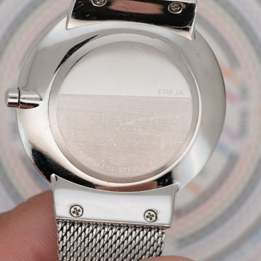 Skagen Freja SKW2380 Silver Mesh Women's Quartz Watch – 34mm – New Battery - Picture 5 of 8